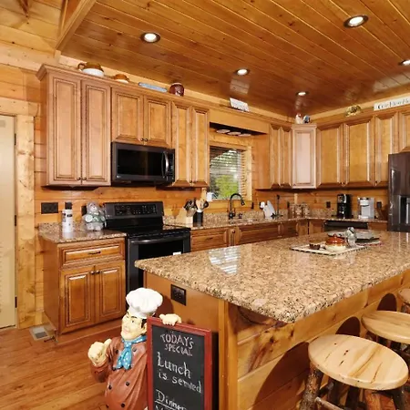 A Cloud 9 - Gorgeous Mountain Views, Outdoor Hot Tub + Game Room With Pool Table & More!-2